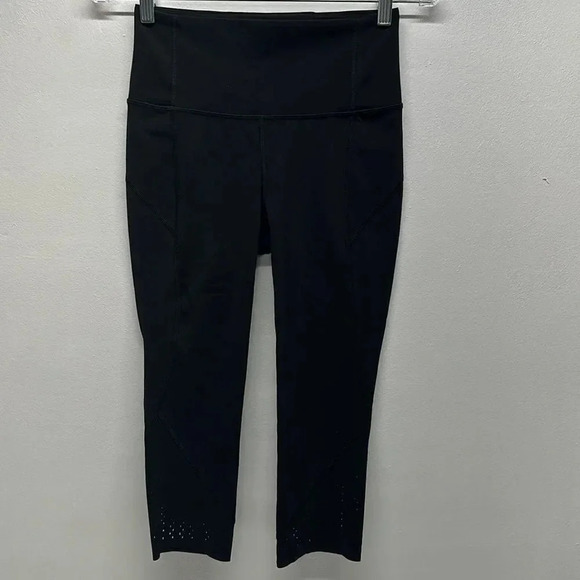 Lululemon Anew Cropped Leggings Crop Capris 21" Pants Laser Cut Black Size 6 - Picture 1 of 10